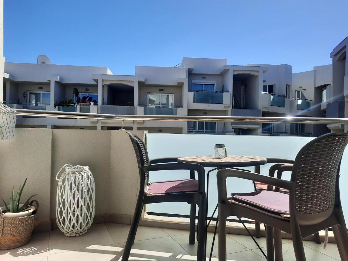 Sunset 230, Sun, Big Pool, Wifi Fiber, Central, Near Main Street And Appartement