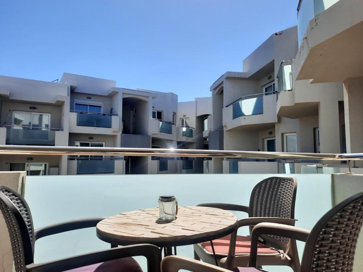 Sunset 230, Sun, Big Pool, Wifi Fiber, Central, Near Main Street And Appartement